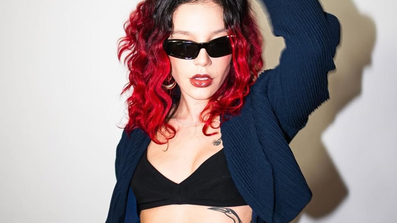 Priscilla Alcântara surpreende com novo visual — Foto: 1 de 1 Antes e depois: Pr