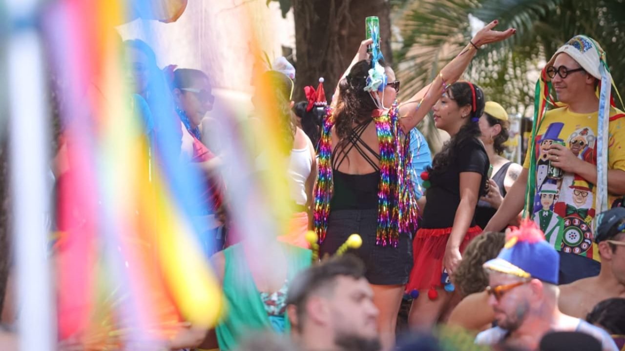 Carnaval em Brasília será em 2026. Para quem prefere ficar em casa, séries curta