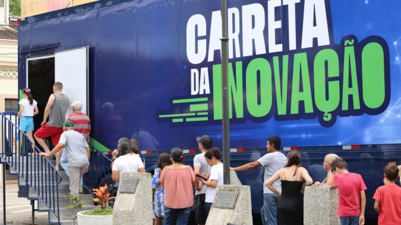 Carreta da Inovação no Litoral — Foto: Governo do Paraná