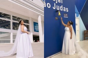 Foto: Durante as fotos, ela também tocou o tradicional sino da loja antes de seg