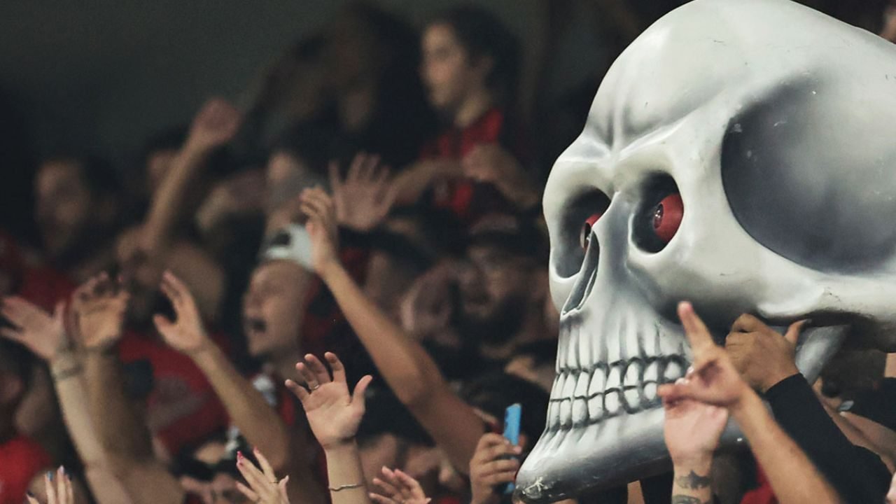 caveira-torcida-athletico