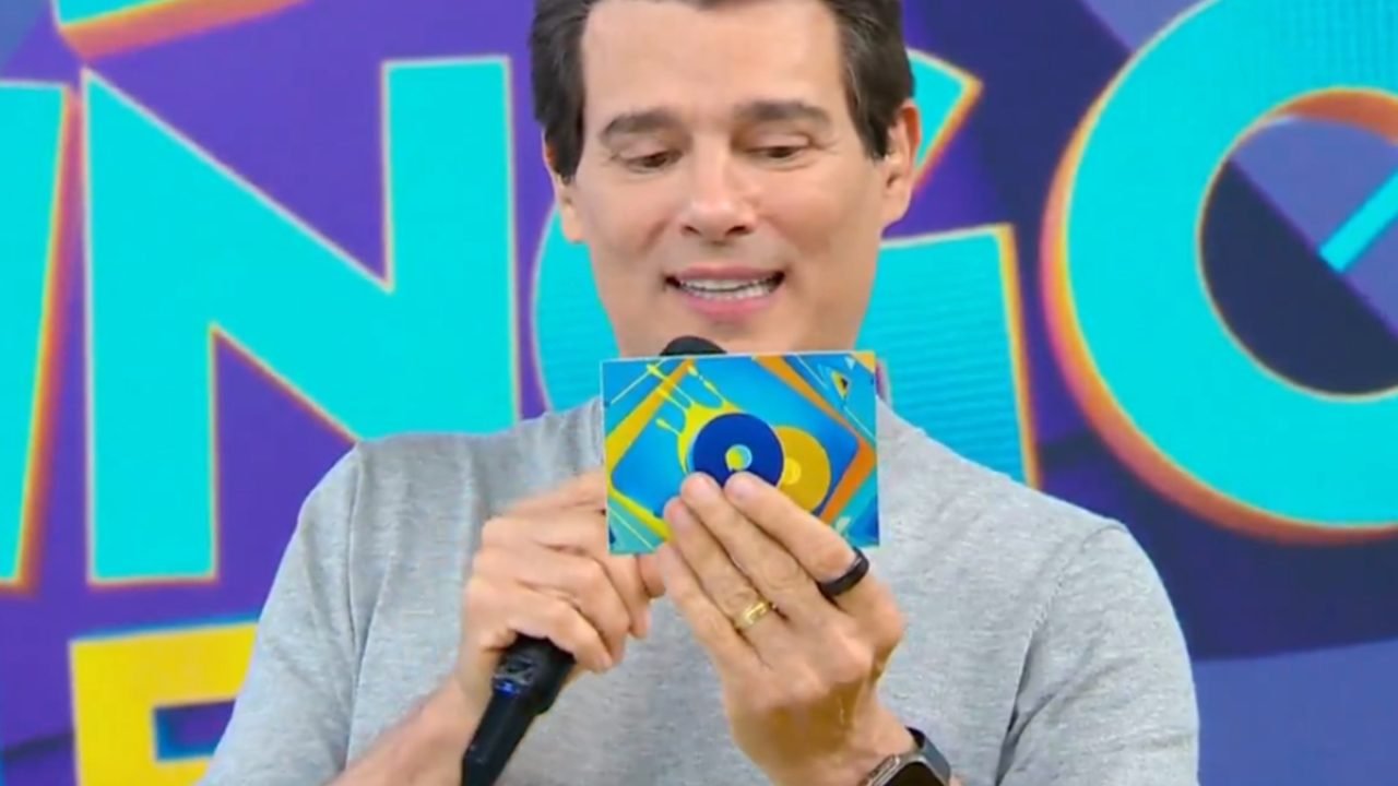 Foto: 1 de 1 Celso Portiolli no Passa ou Repassa - Foto: Reprodução/SBT