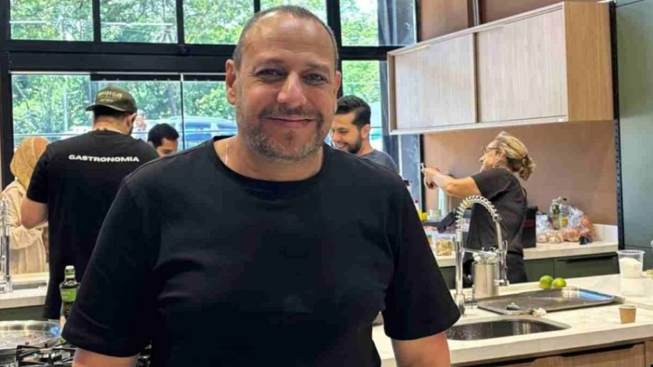 A equipe do Pesadelo na Cozinha em ação durante os preparativos em Foz do Iguaçu