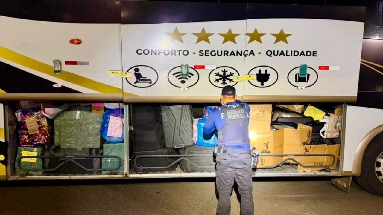 cinco-onibus-tentam-fugir-e-sao-apreendidos-com-r-2-milhoes-em-mercadorias-6a9ce244e30ef