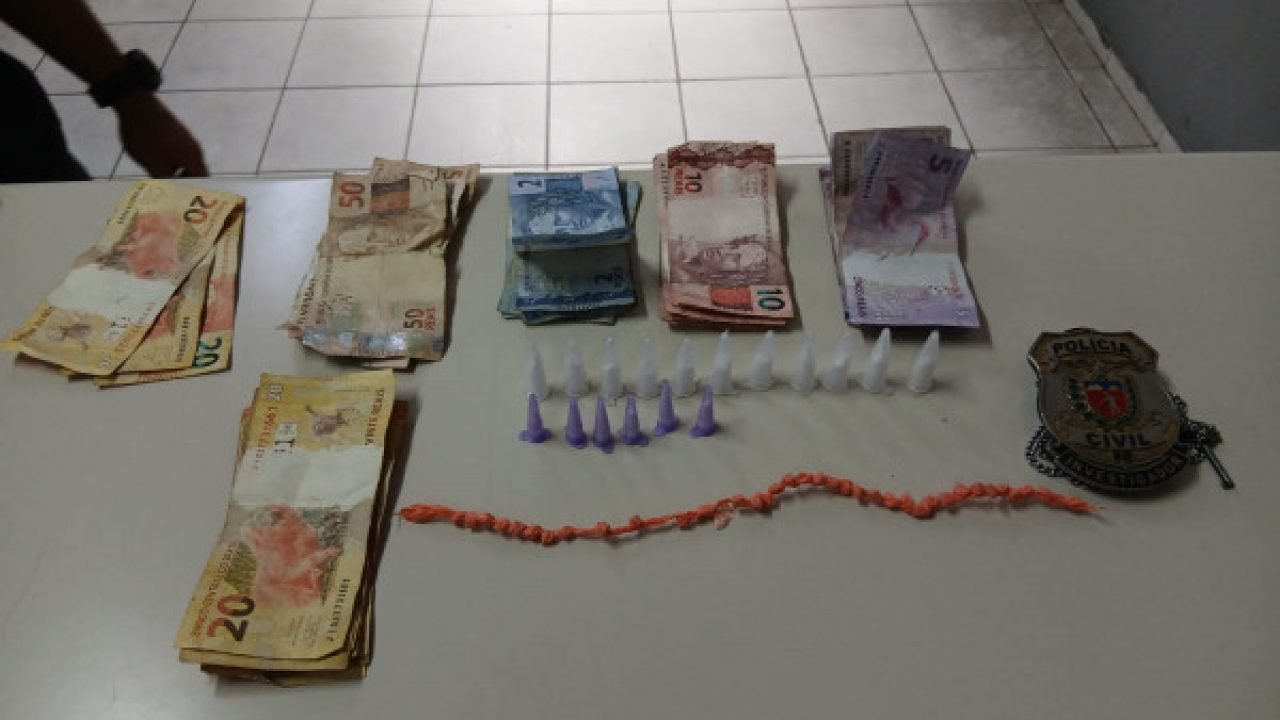 Polícia prende dois homens por tráfico de drogas em Colombo — Foto: Governo do P