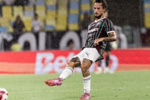 Savarino e Guga são algumas das novidades no elenco titular do Fluminense para o