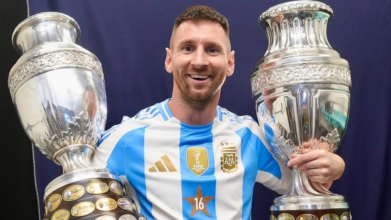 Foto: Reprodução/TwitterMessi conquistou duas Copa América com a Argentina, em 2