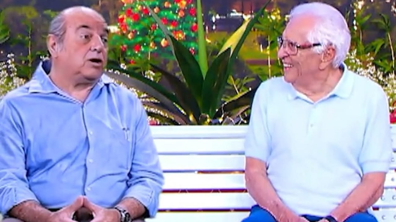 ddc35082-sbt-usa-ia-para-promover-encontro-entre-carlos-alberto-e-o-pai-manoel-de-nobrega