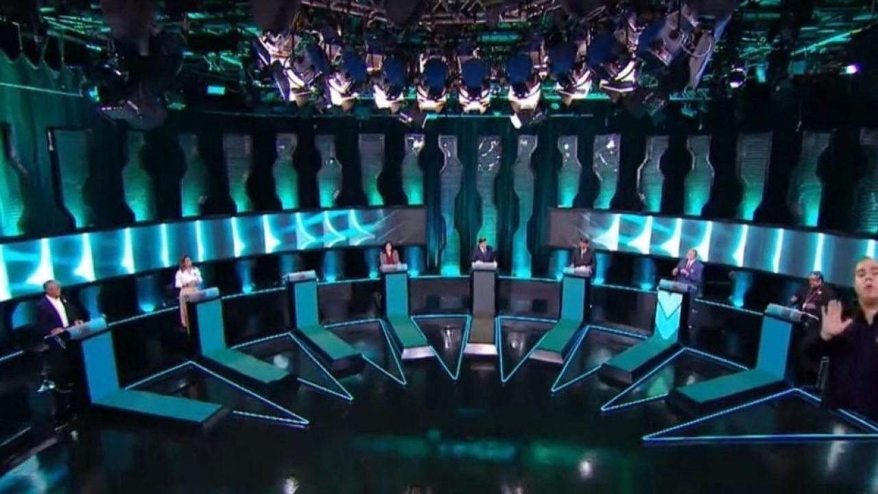 debate