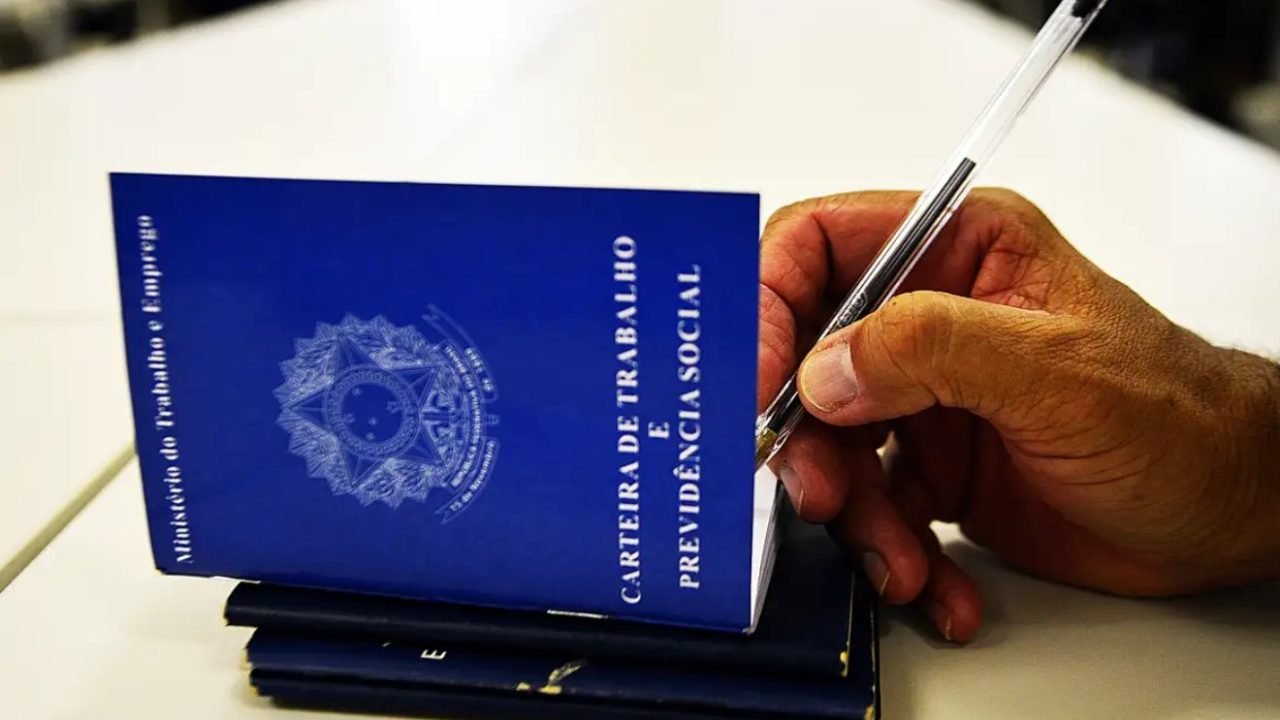 desemprego-cai-no-brasil