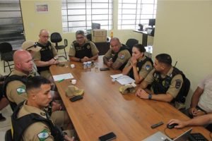 Comandante-Geral da PMPR se reúne com oficiais para alinhamento do policiamento