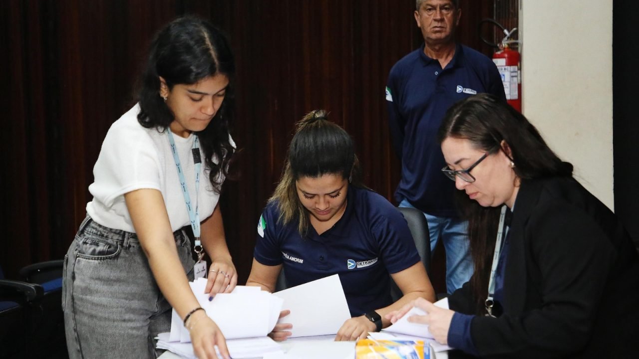 detran-pr-vende-34-mil-veiculos-em-leiloes-e-arrec006800770202610291637.jpg
