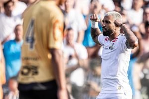 Foto: DIVULGAÇÃO/SANTOSGabigol reestreiou com gol na vitória do Santos