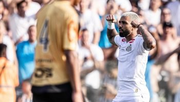 Foto: DIVULGAÇÃO/SANTOSGabigol reestreiou com gol na vitória do Santos