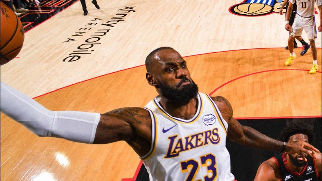 LeBron James em jogo do Lakers — Foto: Los Angeles LakersLeBron James em jogo do