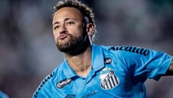Neymar durante jogo do Santos — Foto: Léo piva/ SantosSantos anuncia renovação c