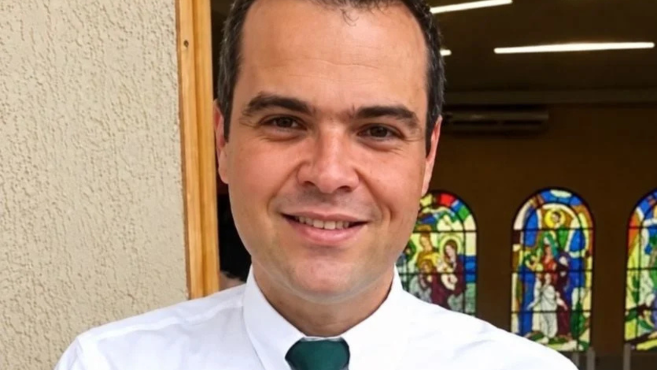 duas-pessoas-3006745890202609300951.png