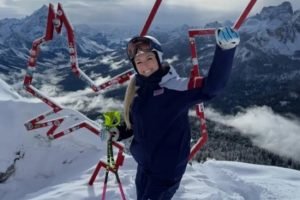 Esquiadora passa pela 3ª cirurgia após quebrar a perna — Foto: Reprodução/ Insta