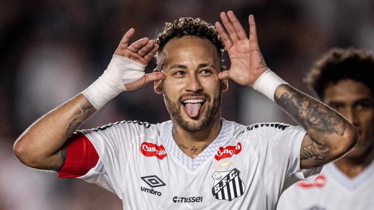 Neymar comemora gol contra o Sport — Foto: Raul Baretta / Santos FCNeymar comemo