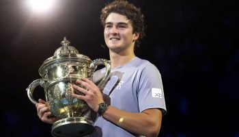 João Fonseca faturou o título do ATP 500 da Basileia nesta temporada — Foto: Rep