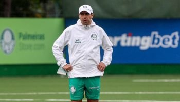 Abel Ferreira durante coletiva pós-jogo — Foto: FÁBIO MENOTTI/PALMEIRASPaulistão