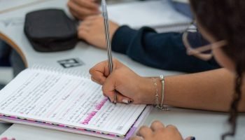 escolas-retomam-aulas-parana-960x592-1