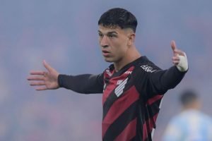 esquivel-athletico-expulso-gremio