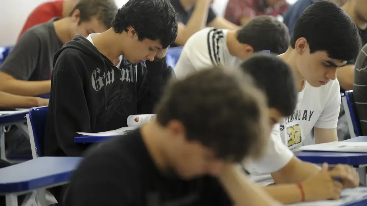 Candidatos em lista de espera do Sisu precisam ficar atentos às convocações e ao