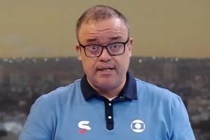 everaldo-marques-sofre-com-calor-copa-1