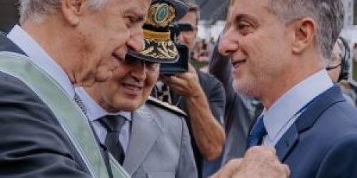 exercito-condecora-luciano-huck-300x257-1