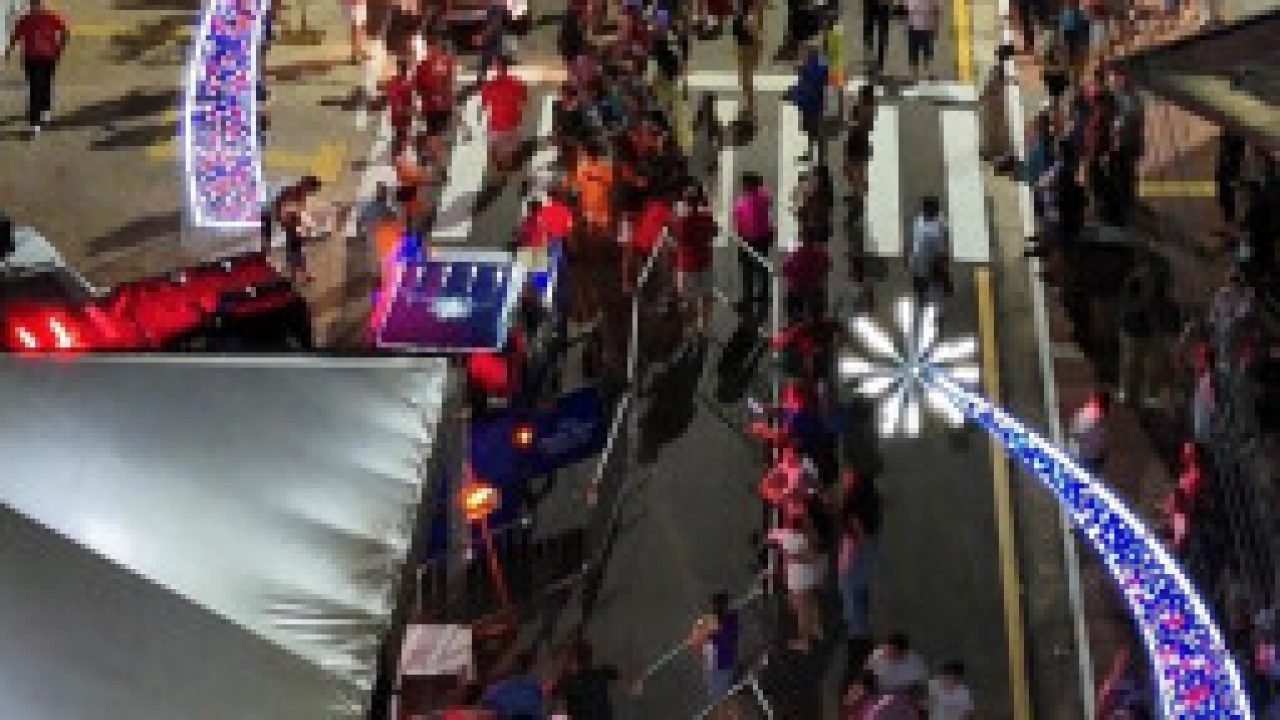 Entrega de presentes para crianças de Porto Rico — Foto: Governo do Paraná