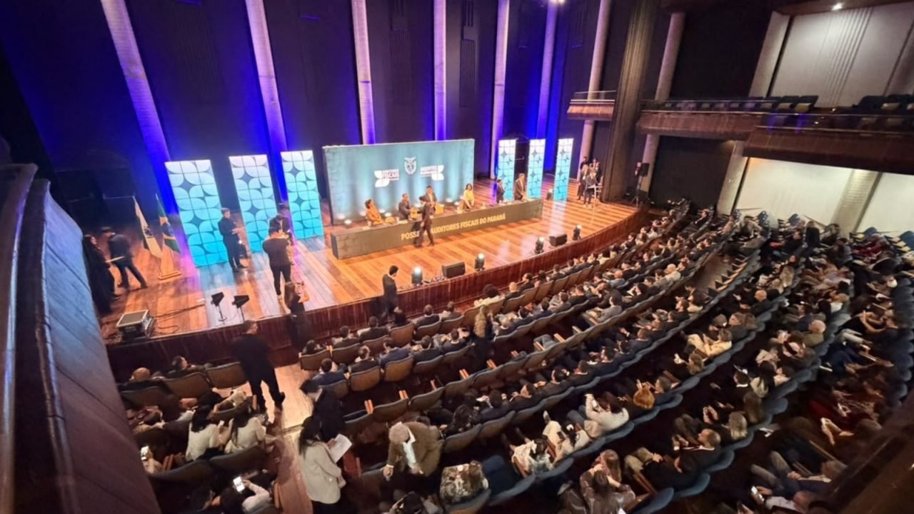 fazenda-empossa-mais-de-150-novos-servidores-publi006615040202607151900.jpg