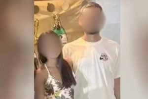 A mulher foi presa enquanto trabalhava em um supermercado — Foto: A mulher foi p