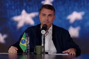 flavio-bolsonaro-live-23-set