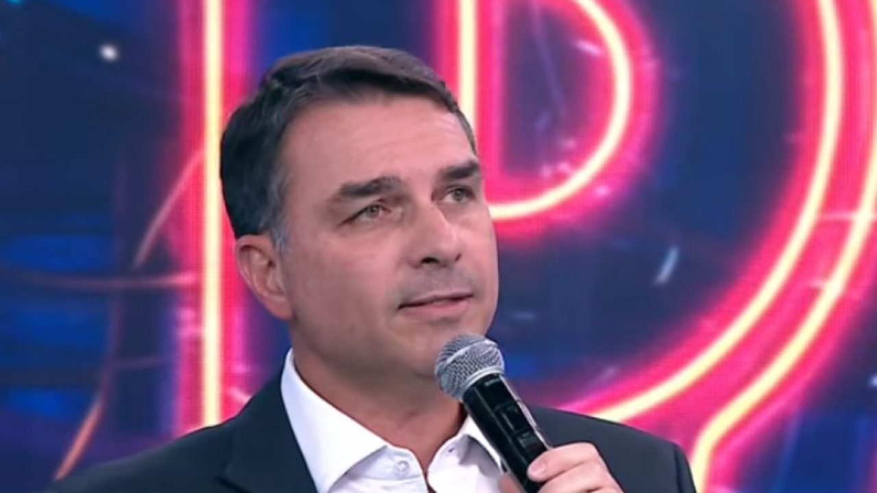 Senador Flávio Bolsonaro em pronunciamento sobre a indicação de Tarcísio ao gove