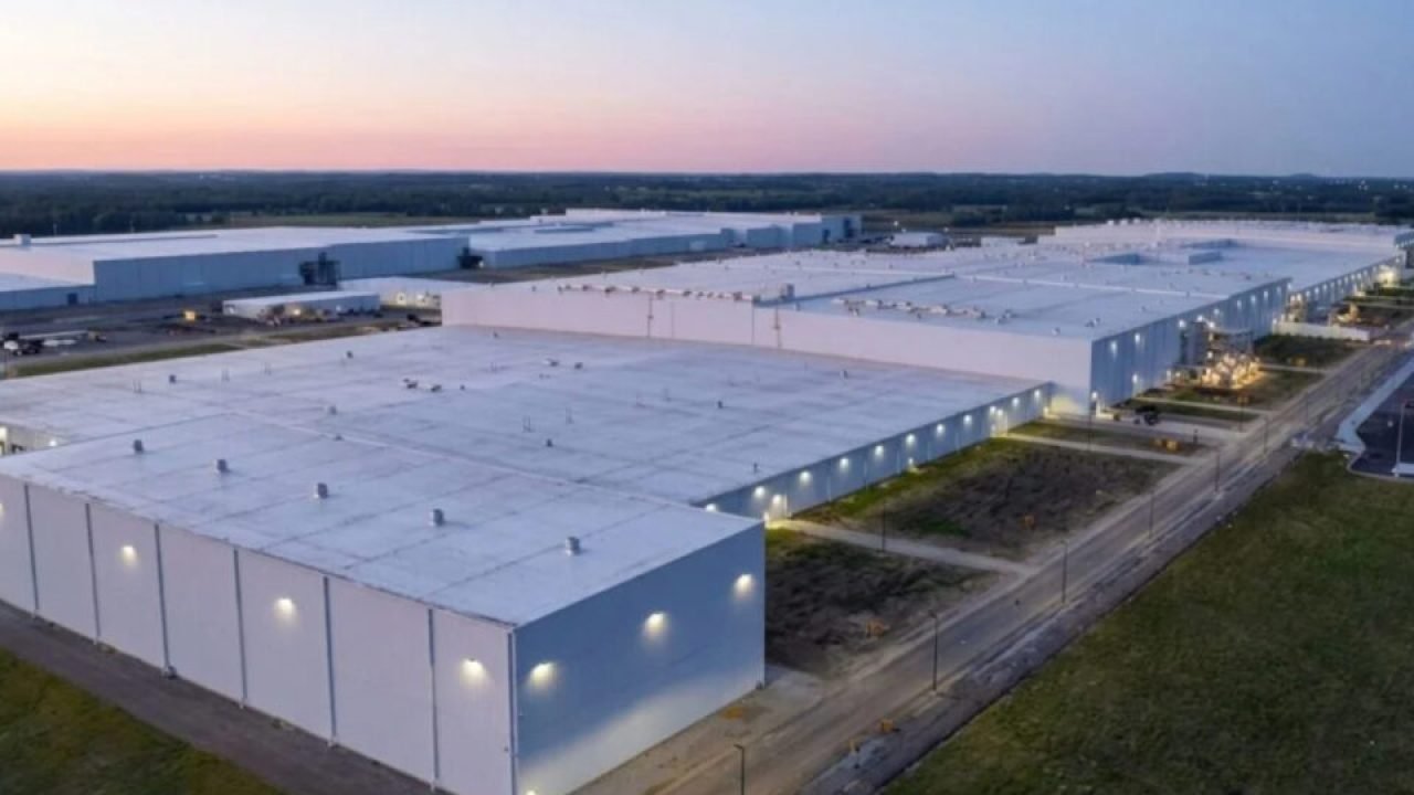 ford-investe-bilhoes-em-fabrica-anuncia-empregos-960x592-1