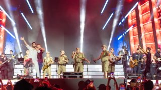 Zé Neto e Cristiano se apresentam com a Banda da PM no Verão Maior Paraná — Foto