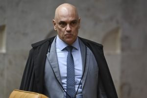 ALEXANDRE DE MORAES É IMPEDIDO NO EUA