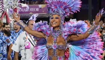 Imagem mostra Sabrina Sato no desfile da Gaviões — Foto: 1 de 1 Imagem mostra Sa