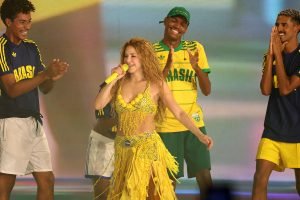 Shakira se apresentando ao vivo no Todo Mundo no Rio na praia de Copacaba — Foto
