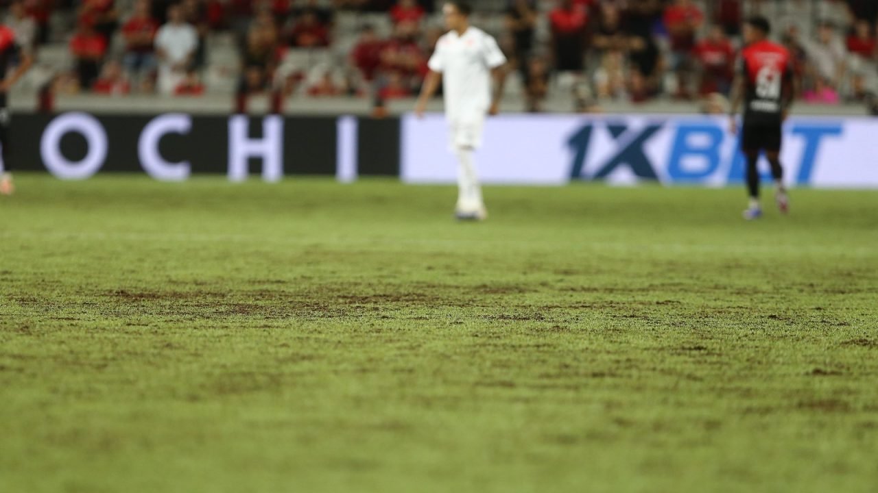 gramado-arena-da-baixada