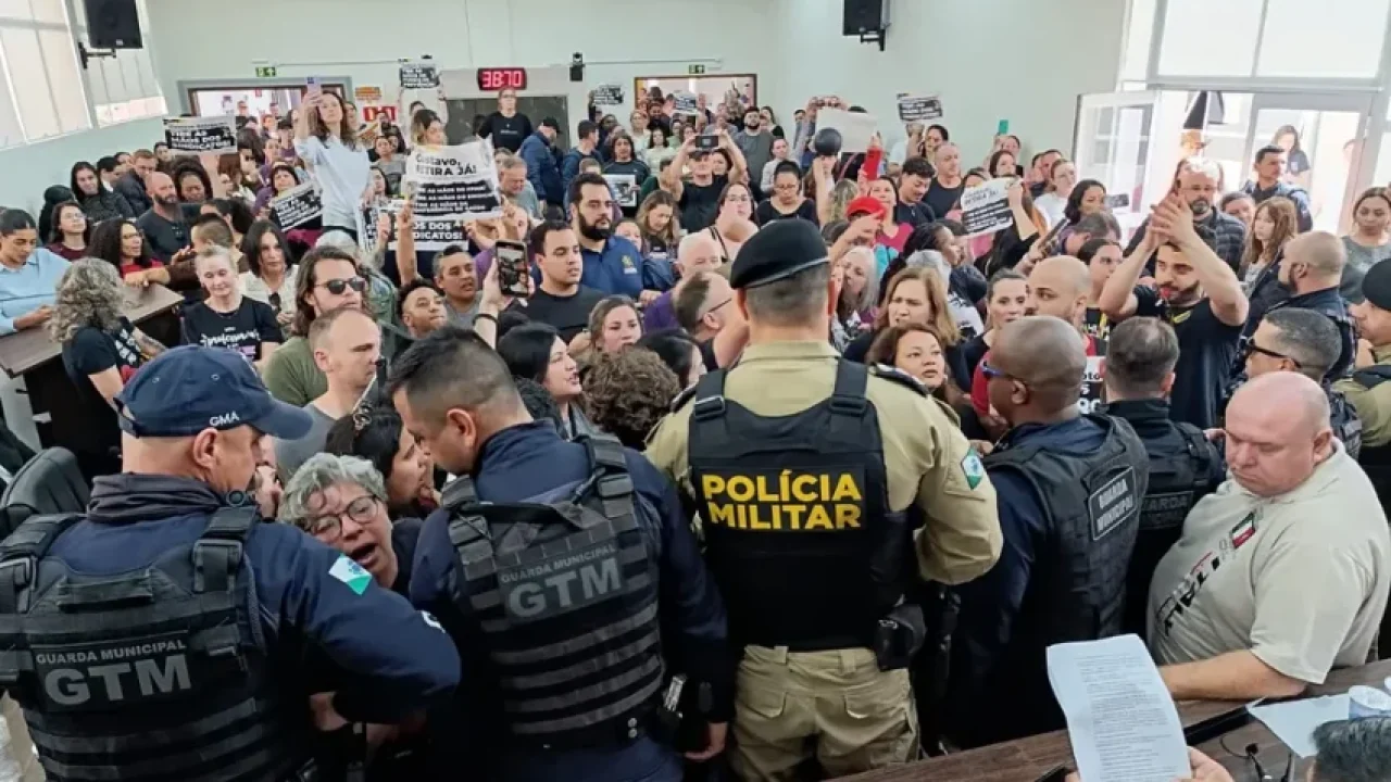 greve-servidores-araucaria-850x560-1