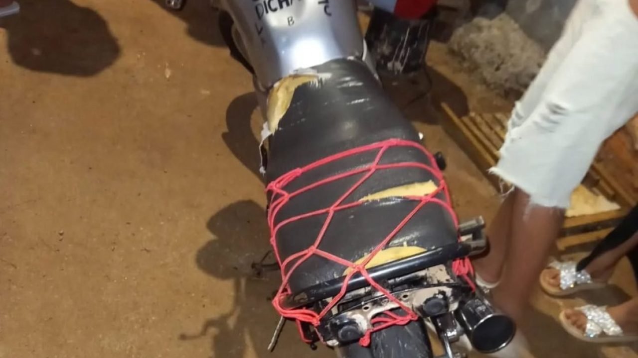 Motos com escape barulhento recolhidas pela Guarda Municipal — Foto: H2FOZ