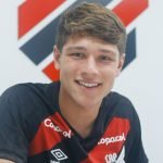 gustavo-gomes-athletico-novo-contrato