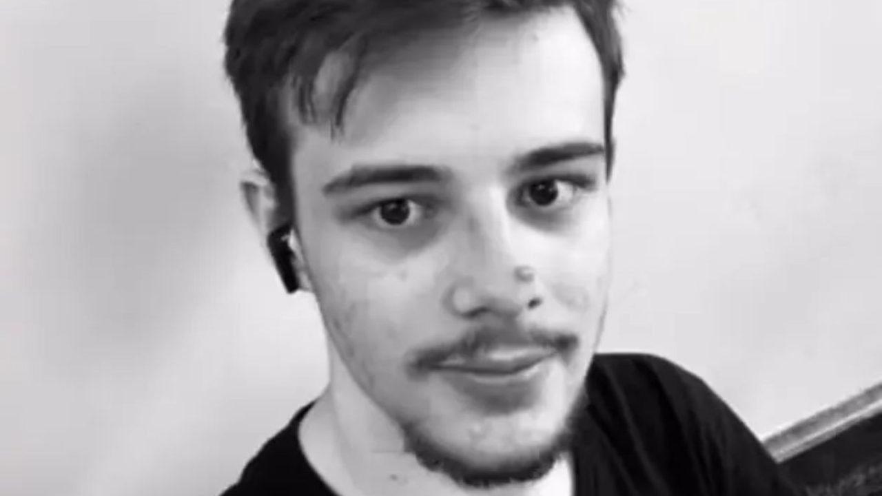 Foto: O adolescente foi atropelado enquanto atravessava uma canaleta. (Reproduçã