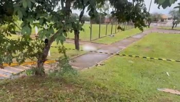 Foto: A principal suspeita é de que o homem tenha sido deixado no local (Foto: R