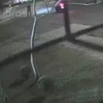 Foto: O autor dos disparos está foragido. (Reprodução/Câmeras de segurança)