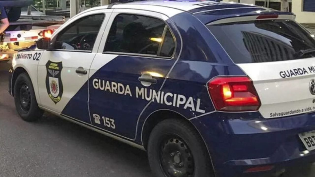 Homem preso em flagrante — Foto: Reprodução/Rede Massa