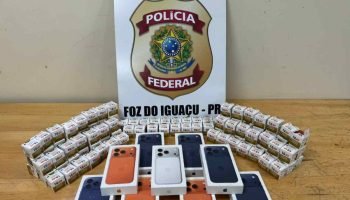 Polícia Federal prende motorista com iPhones e medicamentos contrabandeados — Fo