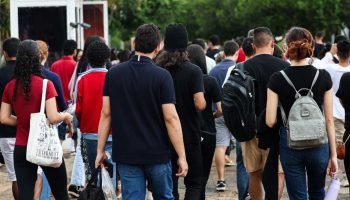 Participantes têm até quinta (30) para solicitar a isenção do Enem 2026 — Foto: